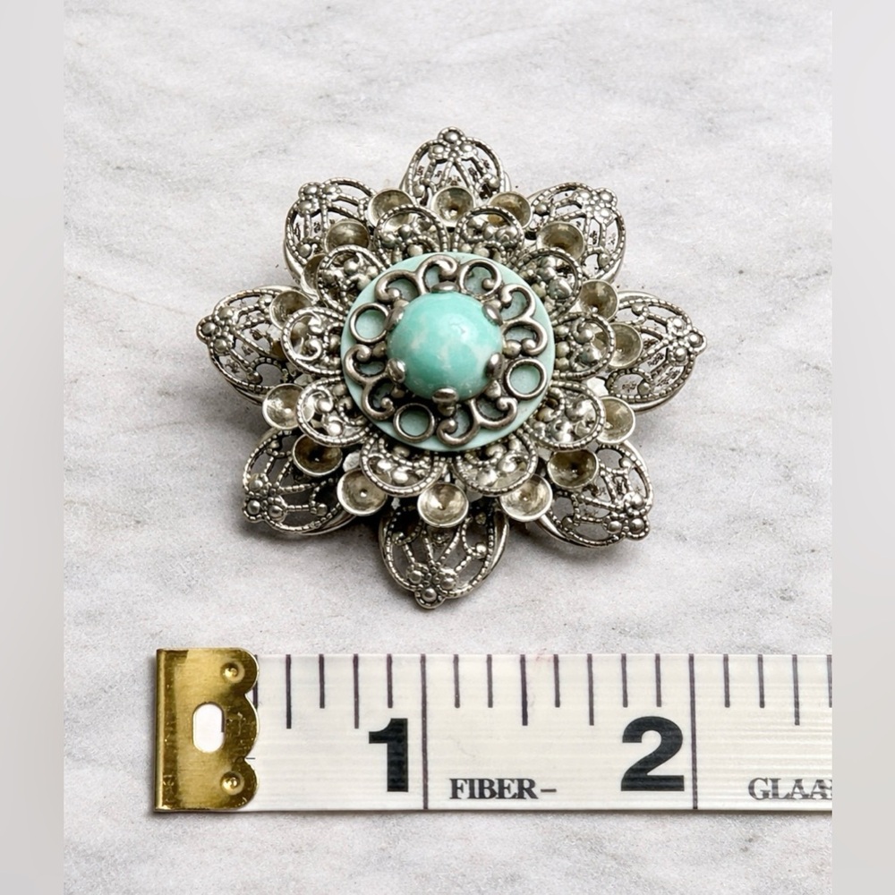 ANTIQUE SILVER TONE FILIGREE FAUX TURQUOISE CABOCHON ROUND BROOCH - Picture 4 of 4